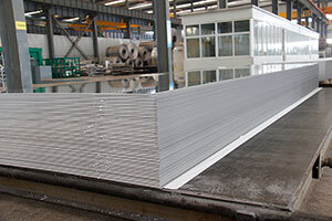 明泰铝业大型铝镁锰板铝板屋顶料生产厂家