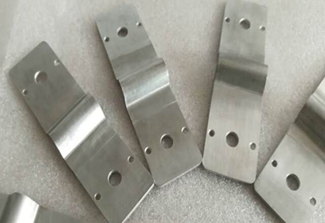 明泰铝业1060热轧铝板带在铝垫片/铝塑板/电池软连接应用